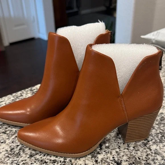 Sun + Stone Brown Ankle Booties - Picture 1 of 4